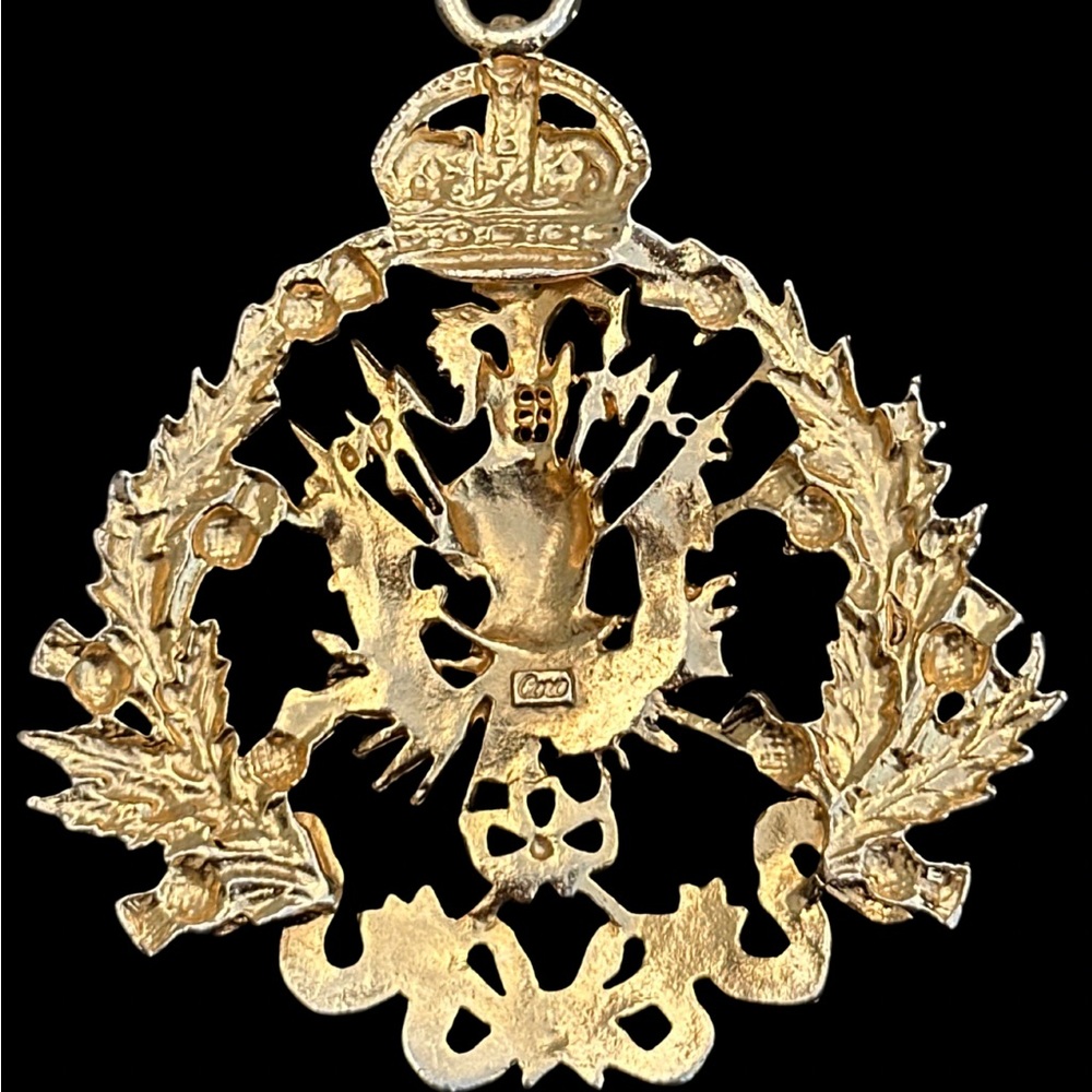 Coro Coat of Arms Pendant Gold Toned - Picture 3 of 6
